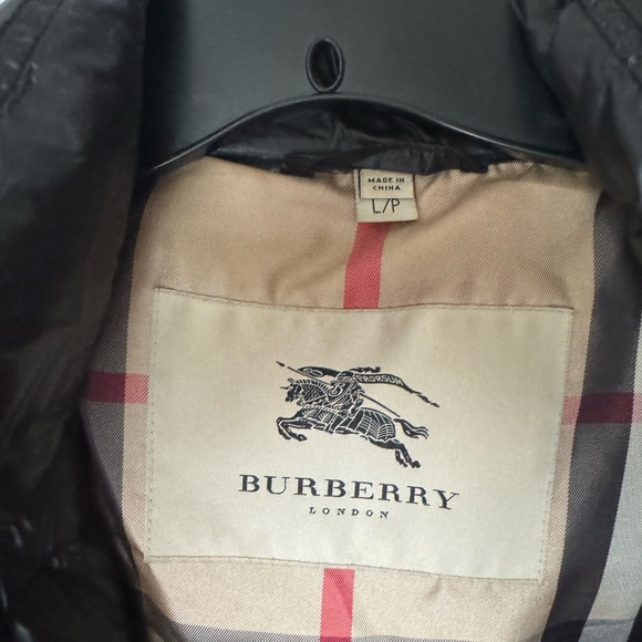 Burberry coat with detachable hood - Picture 4 of 7